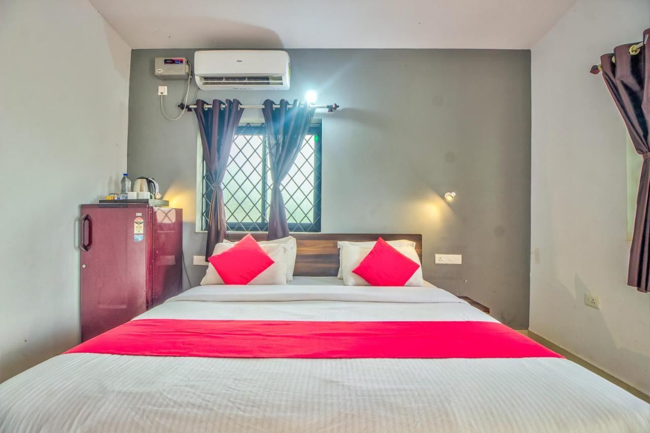 Beach Doorz Hotel Baga Esterno foto