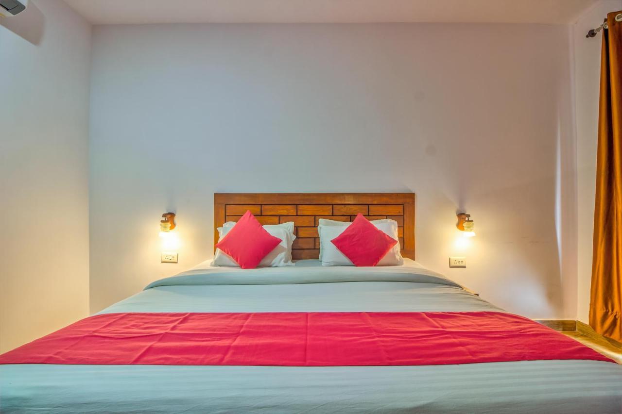 Beach Doorz Hotel Baga Esterno foto