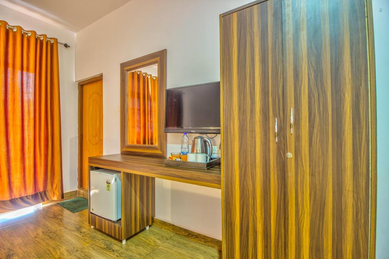 Beach Doorz Hotel Baga Esterno foto