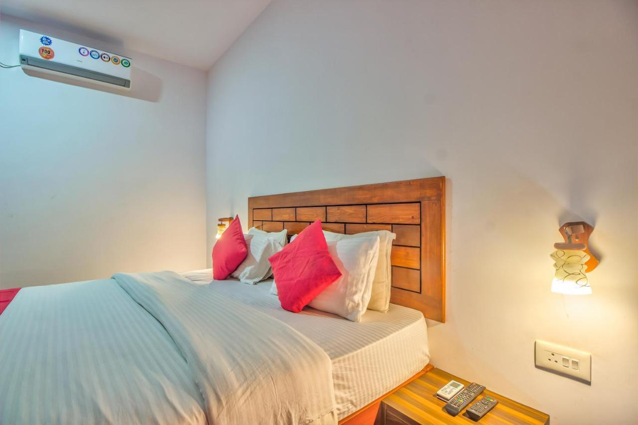 Beach Doorz Hotel Baga Esterno foto